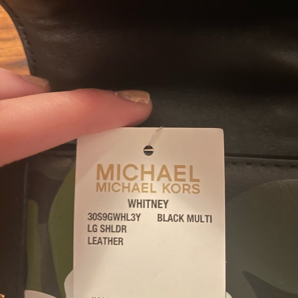 Micheal Kors 🦋 & studs leather bag - Picture 3 of 5